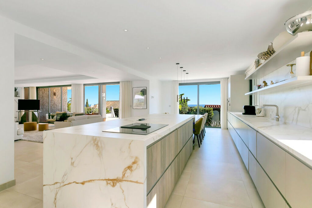 Detached Villa Cabopino Málaga - image 25