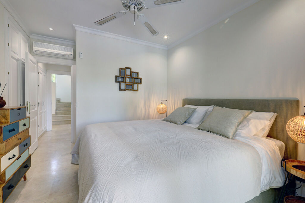 Detached Villa Cabopino Málaga - image 21