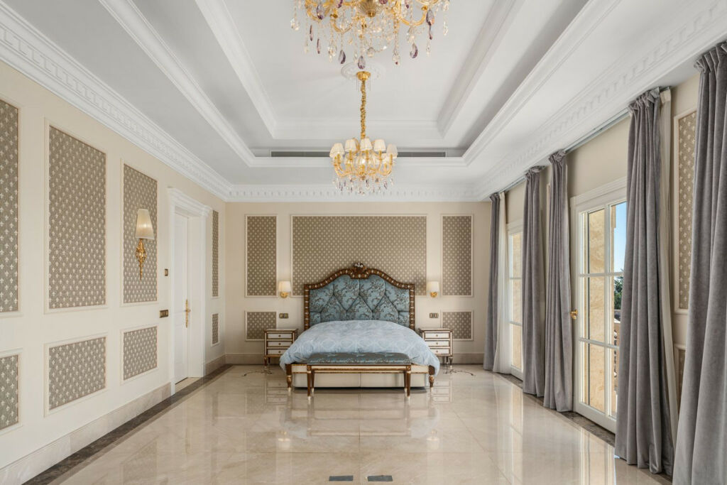 Detached Villa Sierra Blanca Málaga - image 25