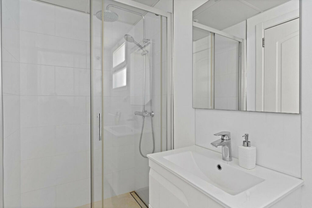 Penthouse Calahonda Málaga - image 25