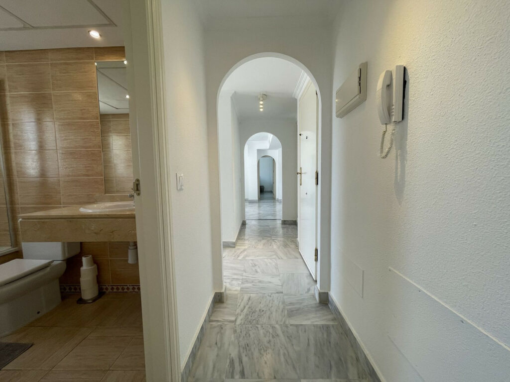 Penthouse Nueva Andalucía Málaga - image 25