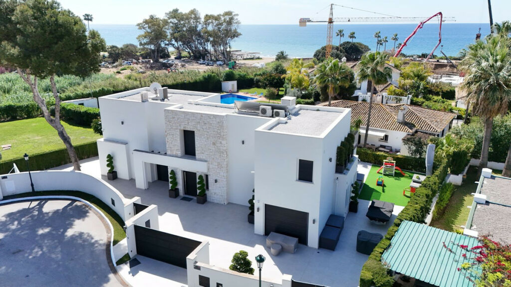 Detached Villa Los Monteros Málaga - image 24