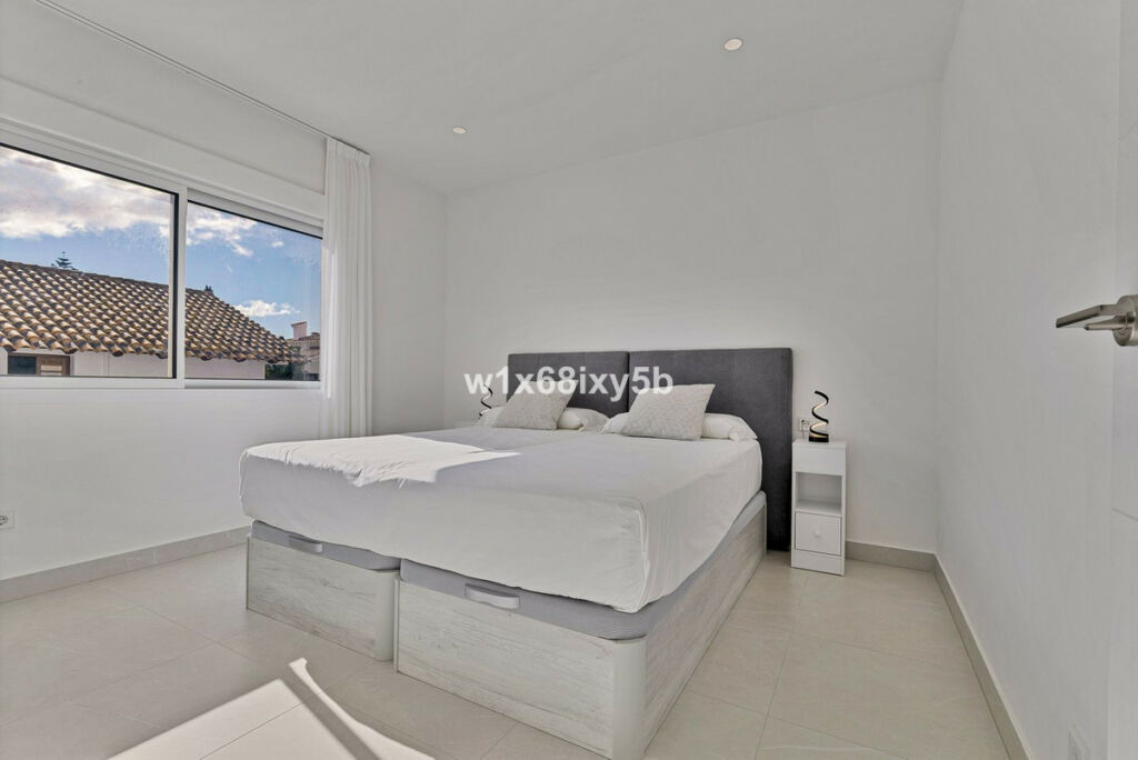 Detached Villa San Pedro de Alcántara Málaga - image 25