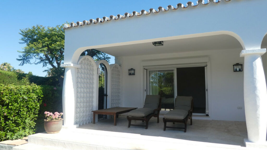 Detached Villa Estepona Málaga - image 25