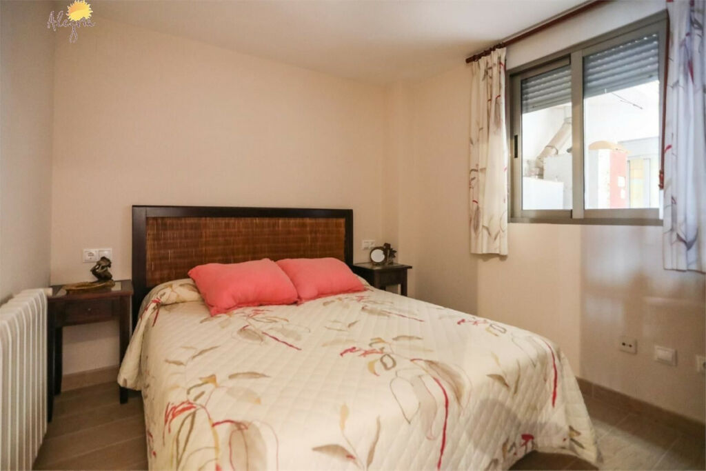Middle Floor Apartment Torrevieja Alicante - image 24
