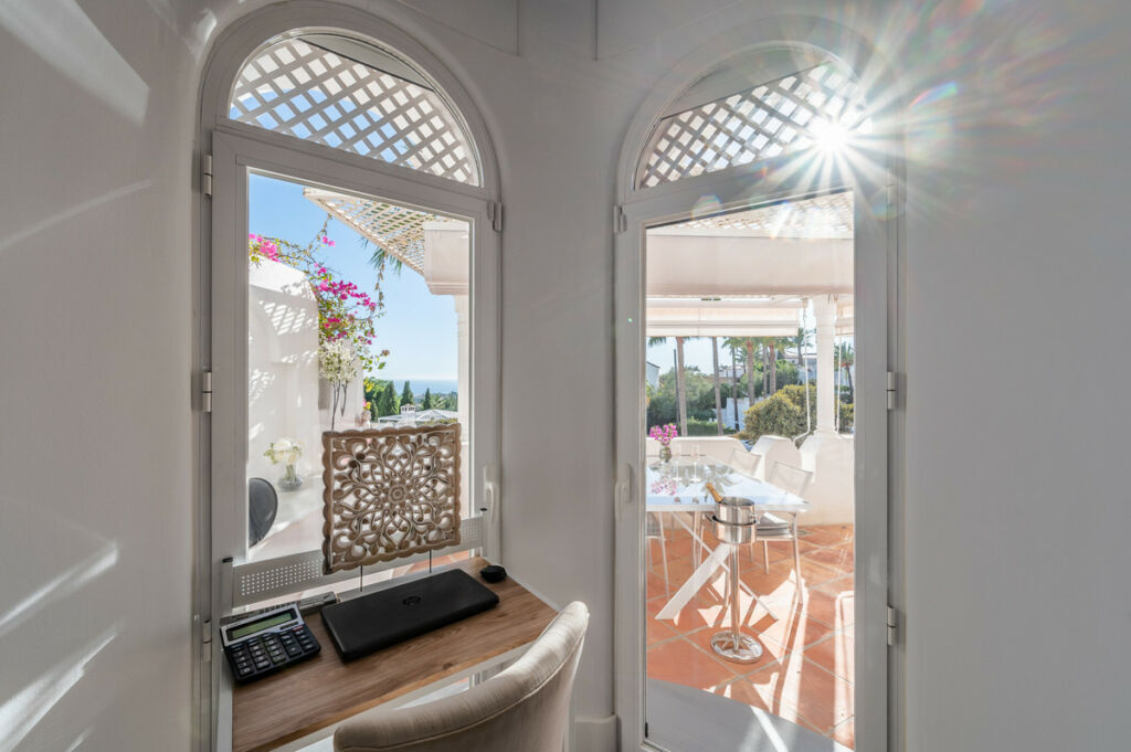 Middle Floor Apartment The Golden Mile Málaga - image 25