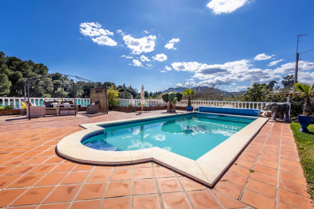 Detached Villa Alhaurín el Grande Málaga - image 2