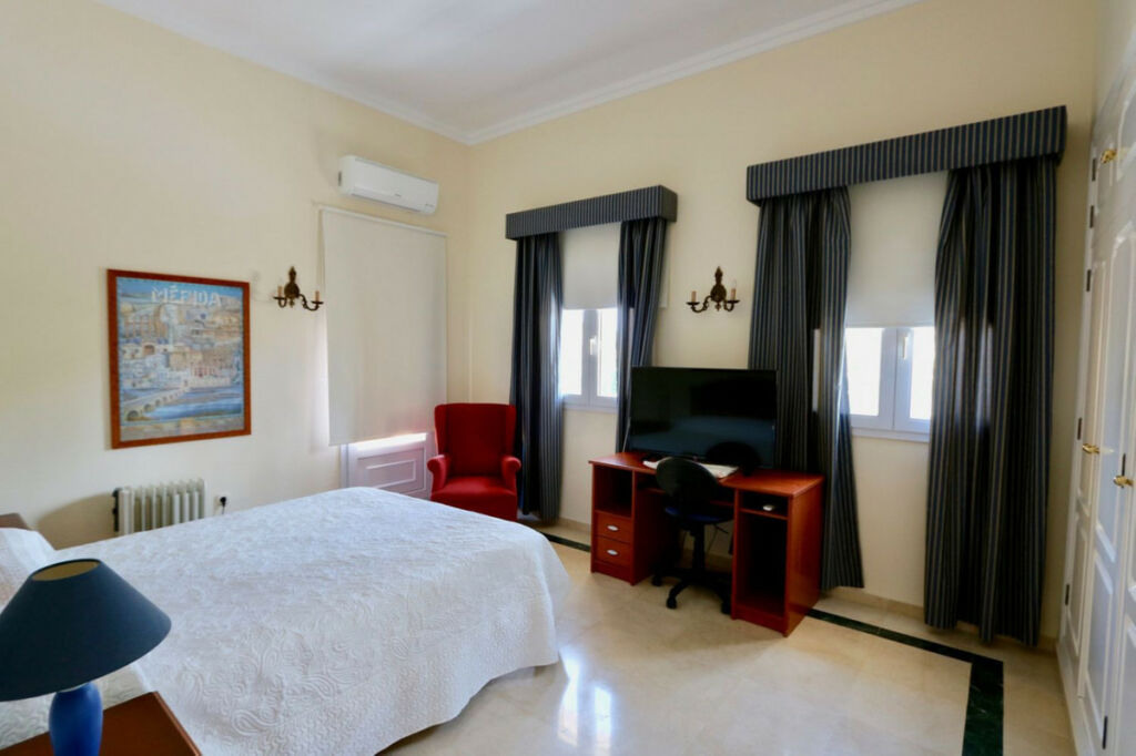 Detached Villa Sotogrande Costa Cádiz - image 25