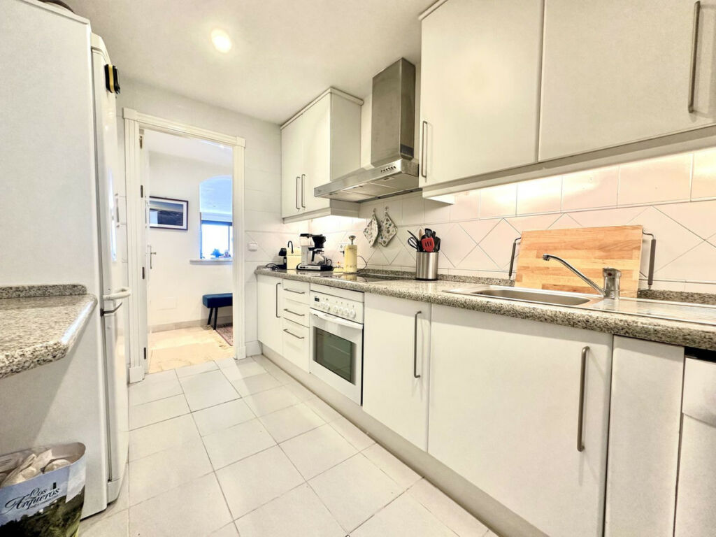 Middle Floor Apartment Los Arqueros Málaga - image 25