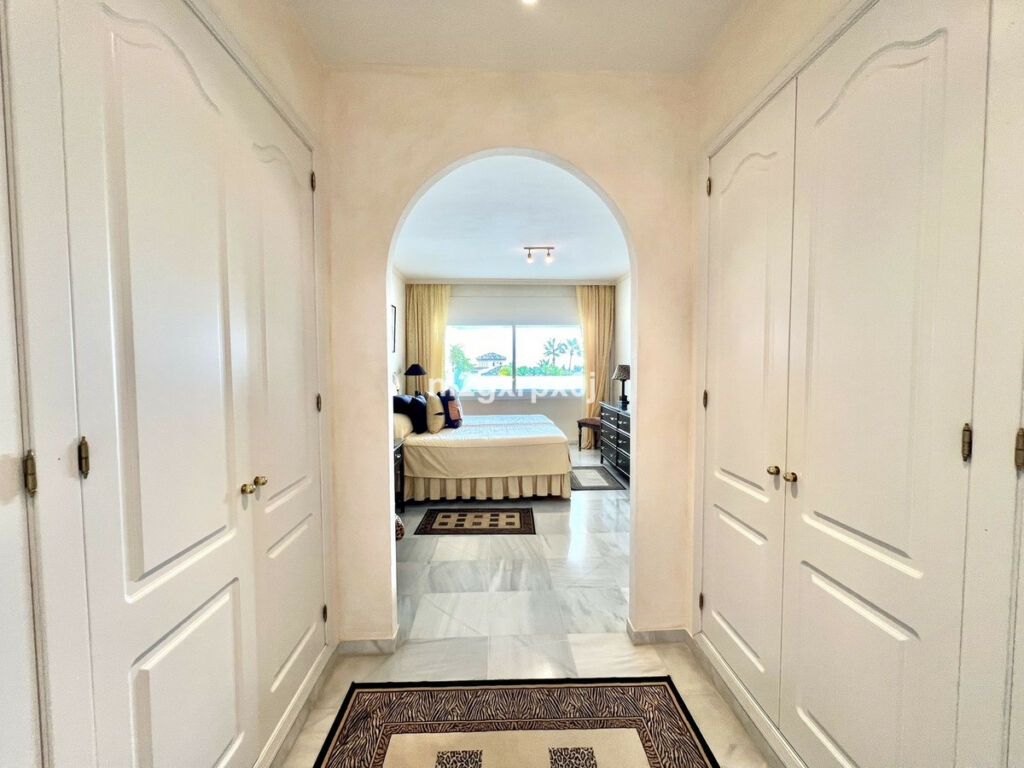Middle Floor Apartment Bahía de Marbella Málaga - image 30
