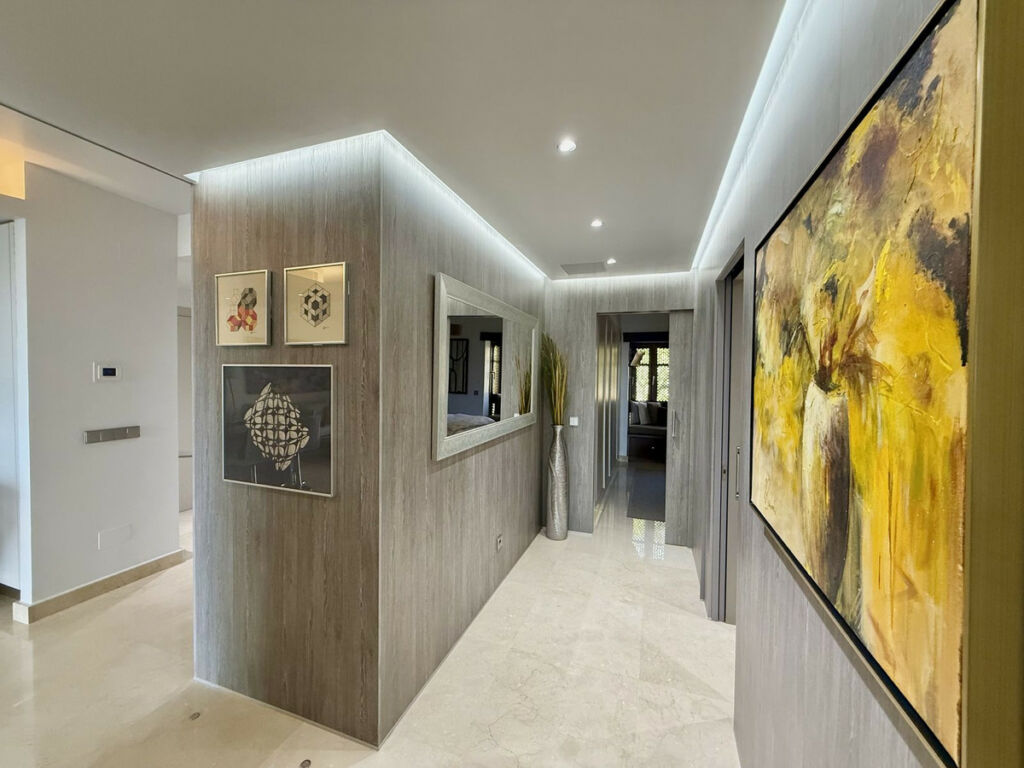 Middle Floor Apartment The Golden Mile Málaga - image 25