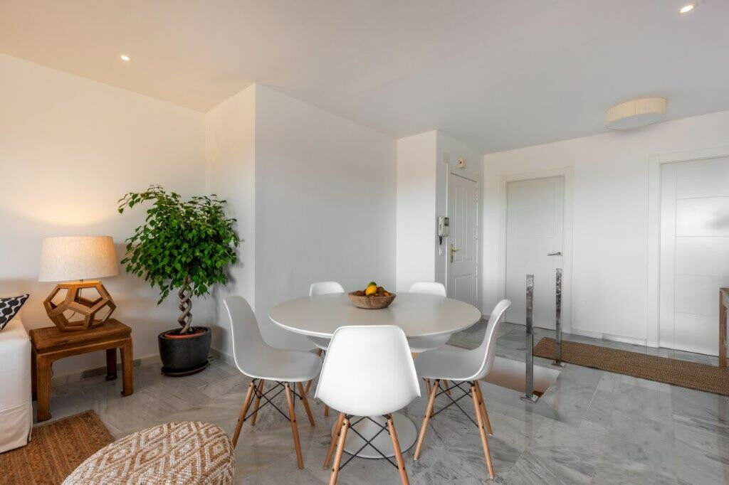 Middle Floor Apartment Nueva Andalucía Málaga - image 25