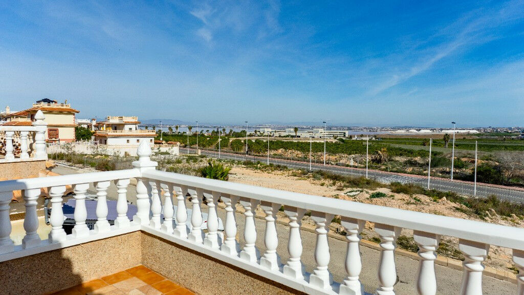 Detached Villa Los Altos Alicante - image 25
