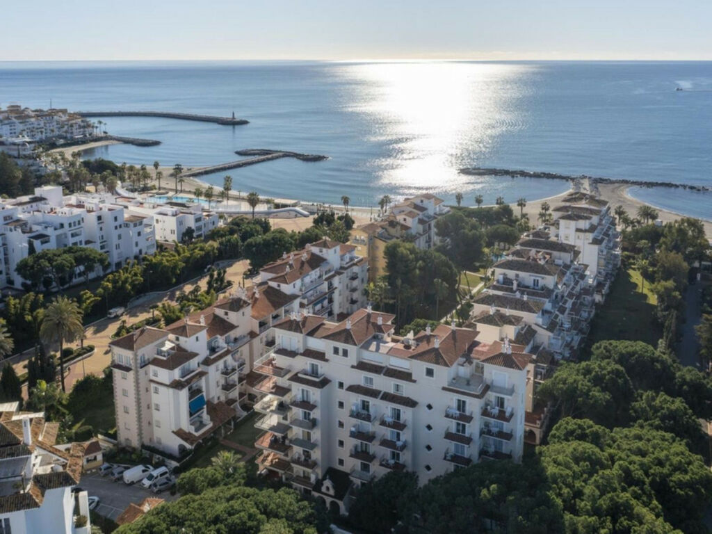 Penthouse Duplex Puerto Banús Málaga - image 25