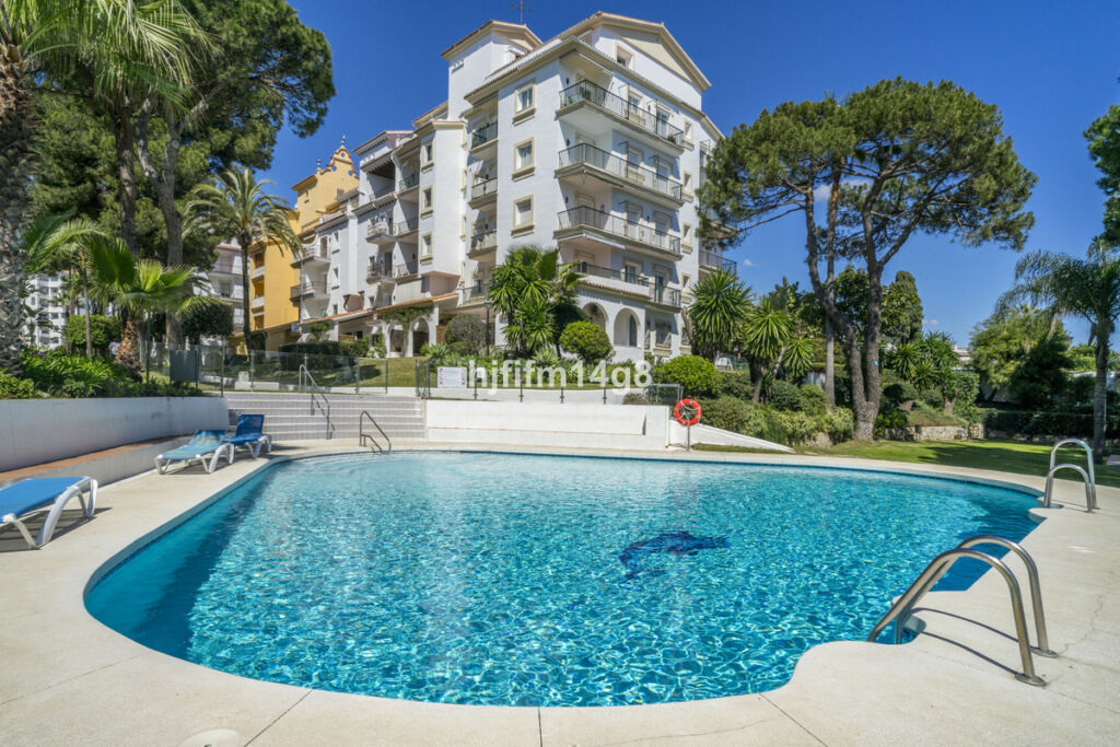 Middle Floor Apartment Puerto Banús Málaga - image 25