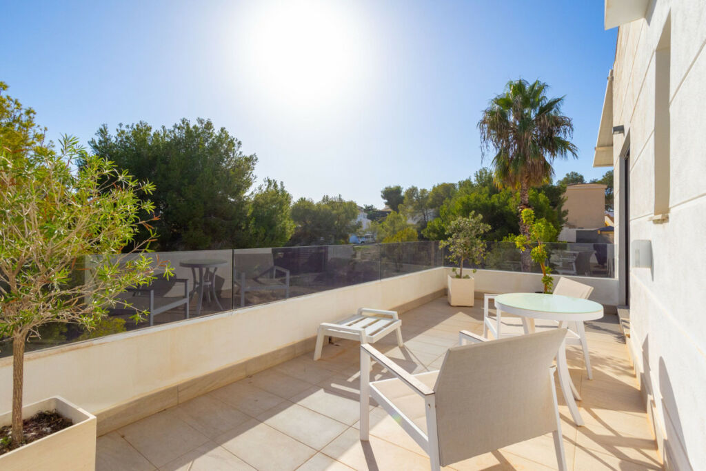 Detached Villa Villamartin Alicante - image 25