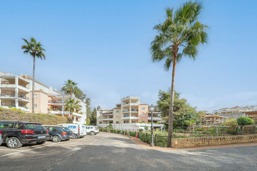 Ground Floor Apartment Nueva Andalucía Málaga - image 24