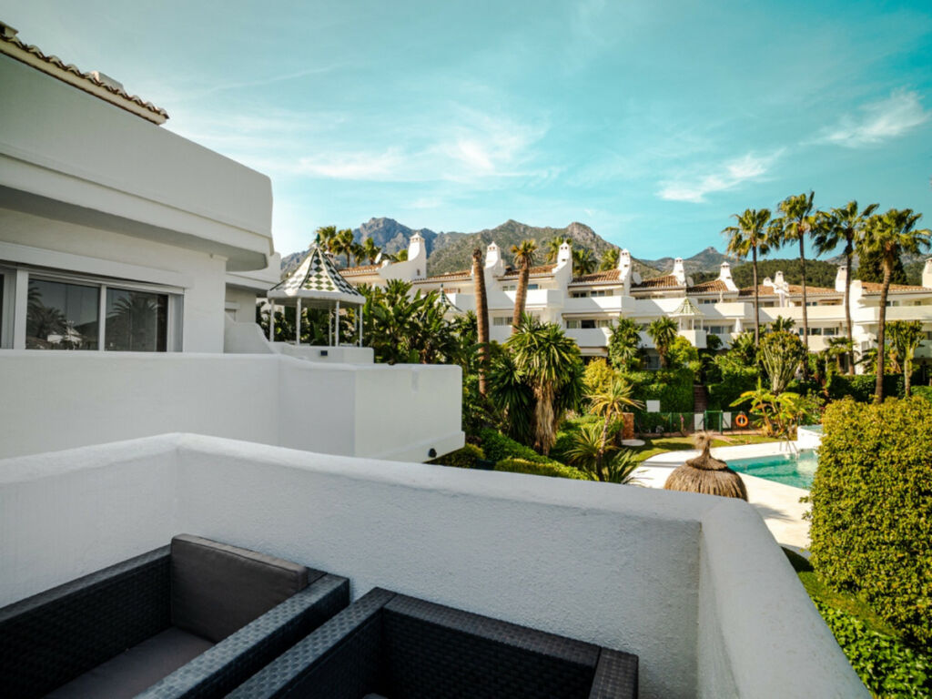 Townhouse Sierra Blanca Málaga - image 25