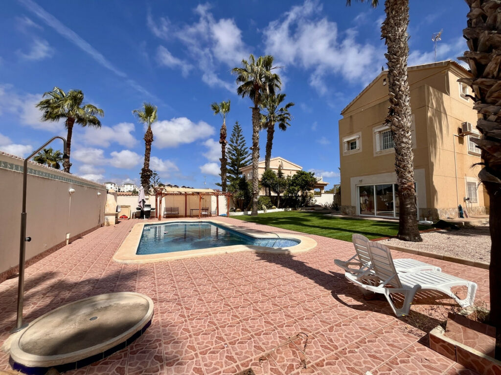 Detached Villa La Zenia Alicante - image 26