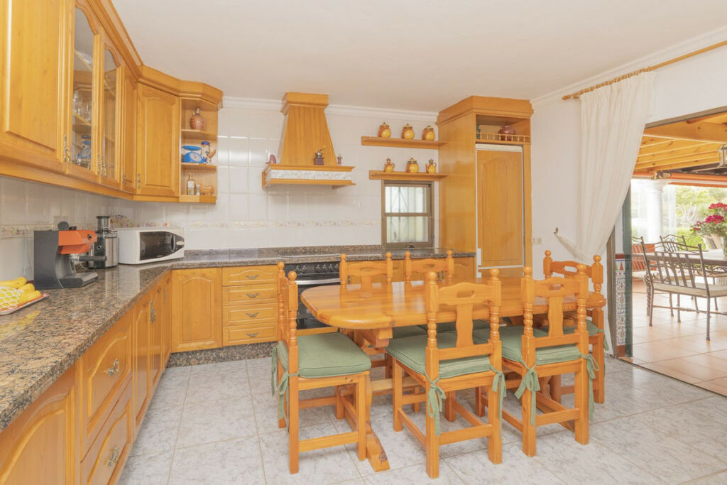 Detached Villa Las Chapas Málaga - image 26