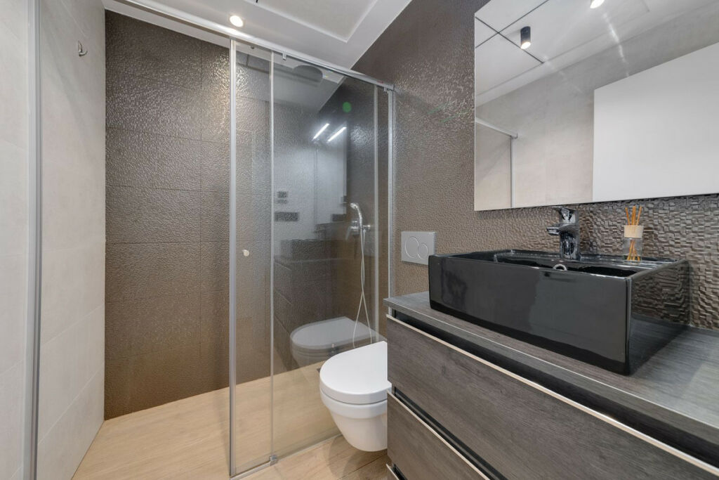 Middle Floor Apartment Torrevieja Alicante - image 25