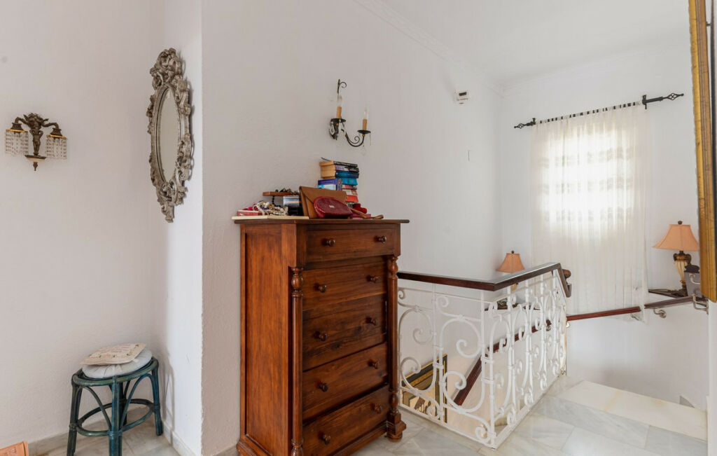 Townhouse El Paraiso Málaga - image 21