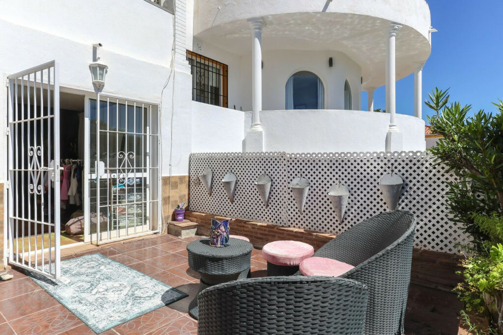 Townhouse Monda Málaga - image 26