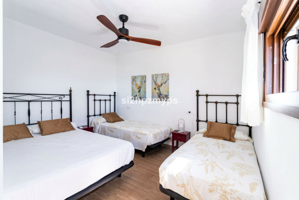 Detached Villa Almayate Málaga - image 26