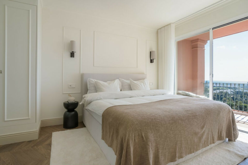 Townhouse Monte Halcones Málaga - image 26