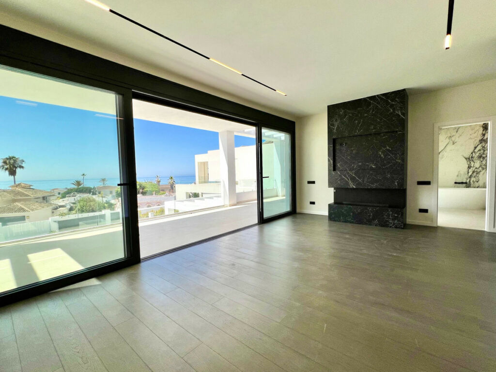 Detached Villa Marbella Málaga - image 26