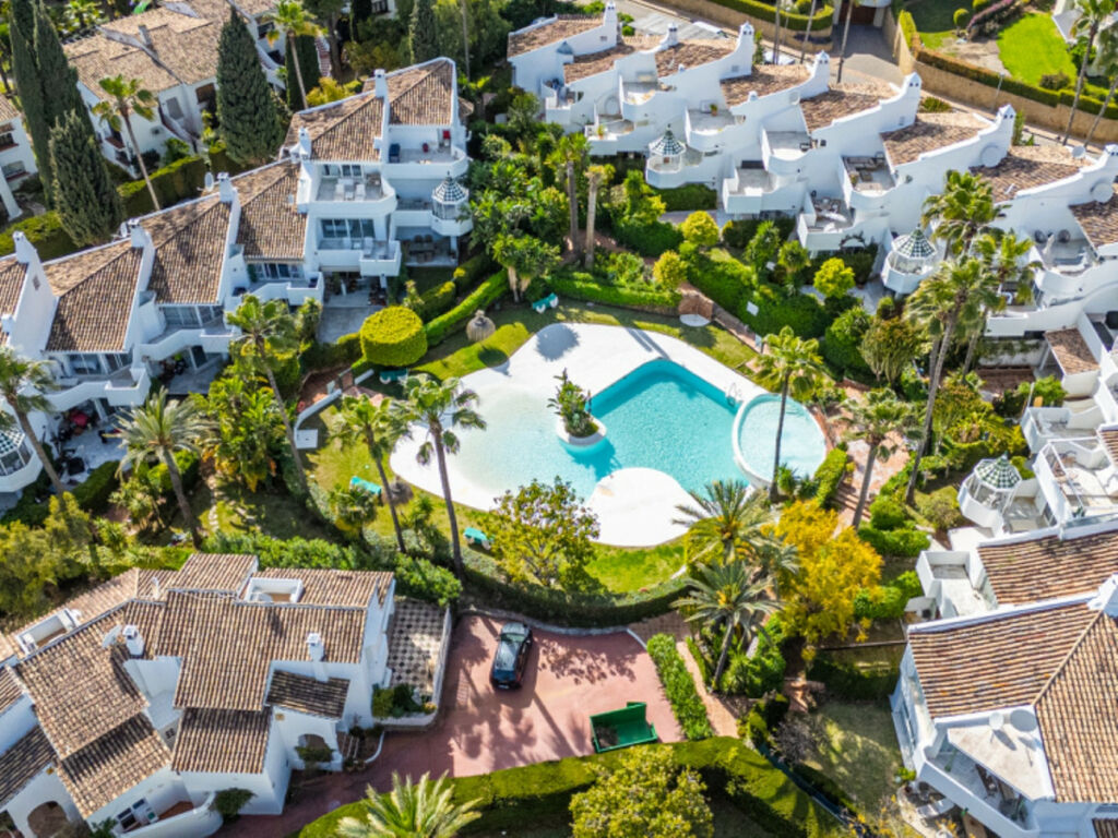 Townhouse Sierra Blanca Málaga - image 26