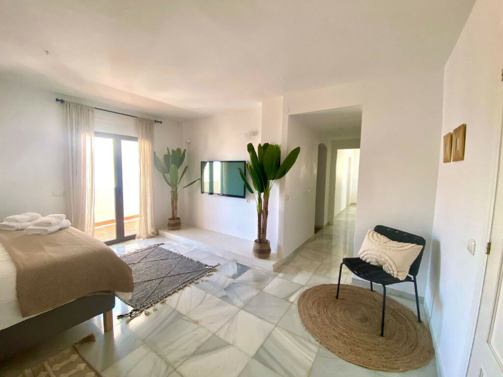 Detached Villa Nueva Andalucía Málaga - image 26