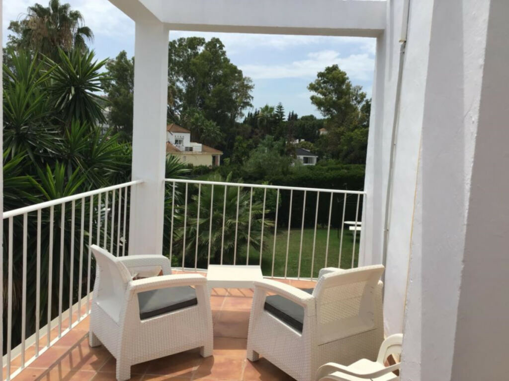 Detached Villa Nueva Andalucía Málaga - image 26