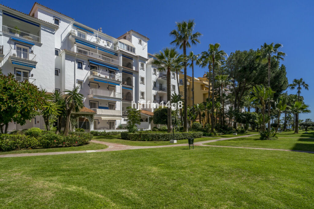 Middle Floor Apartment Puerto Banús Málaga - image 26