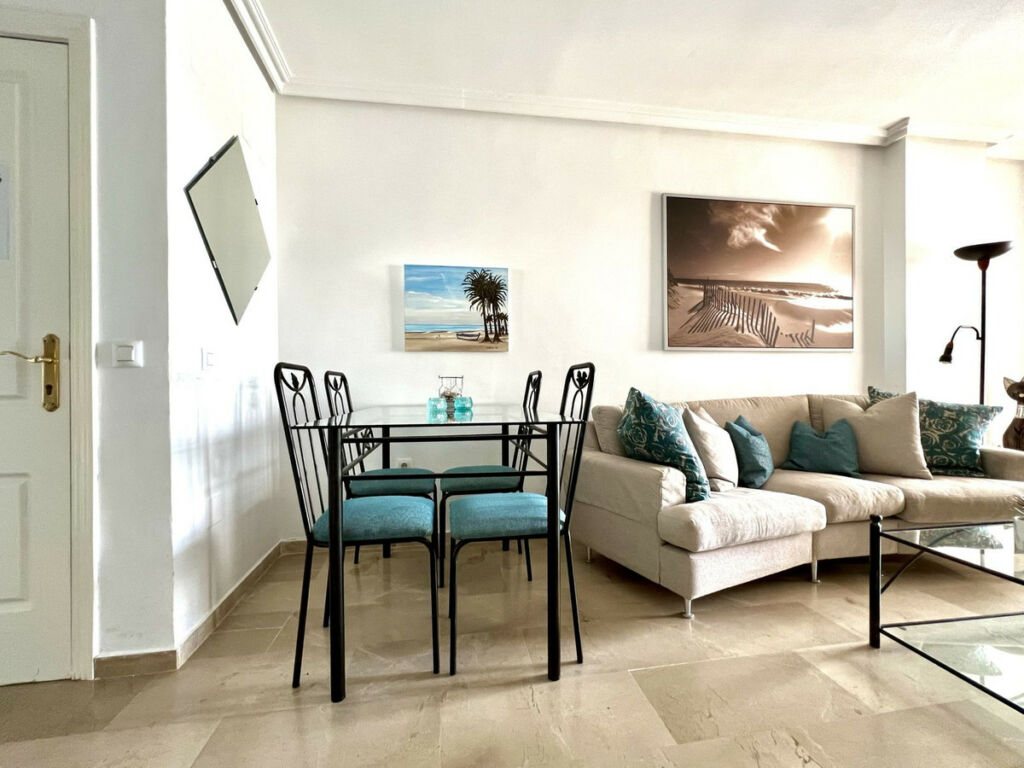 Middle Floor Apartment Estepona Málaga - image 27