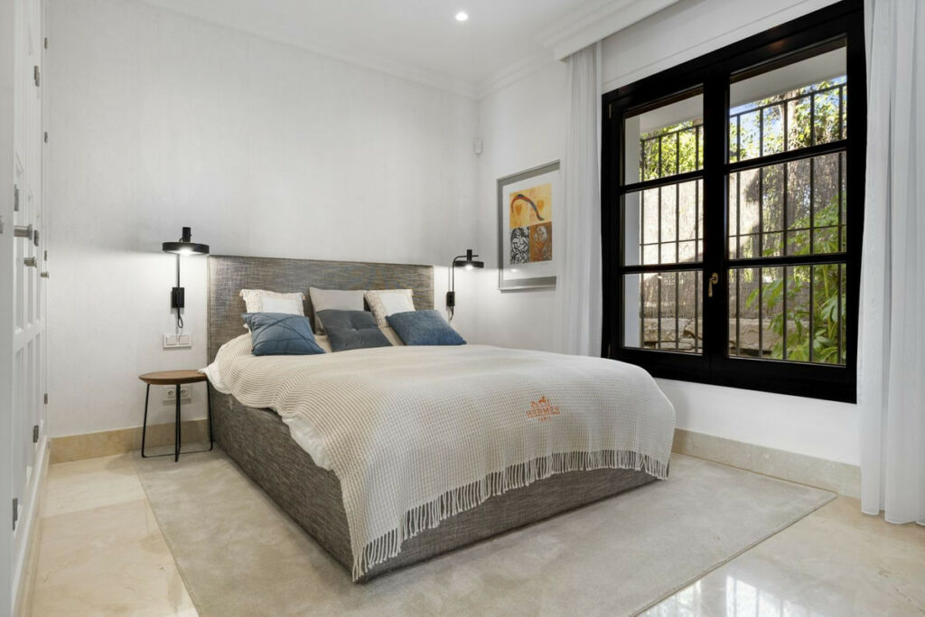 Detached Villa Nueva Andalucía Málaga - image 27