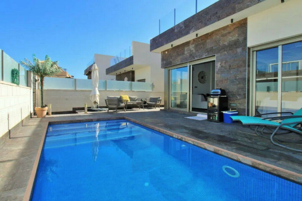 Detached Villa Villamartin Alicante - image 27