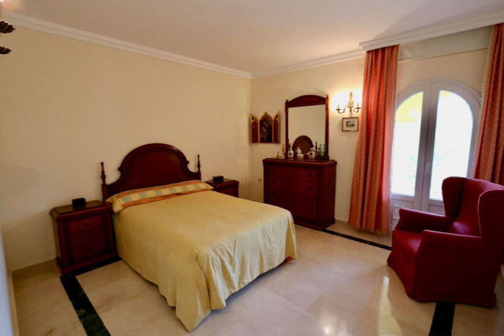 Detached Villa Sotogrande Costa Cádiz - image 27