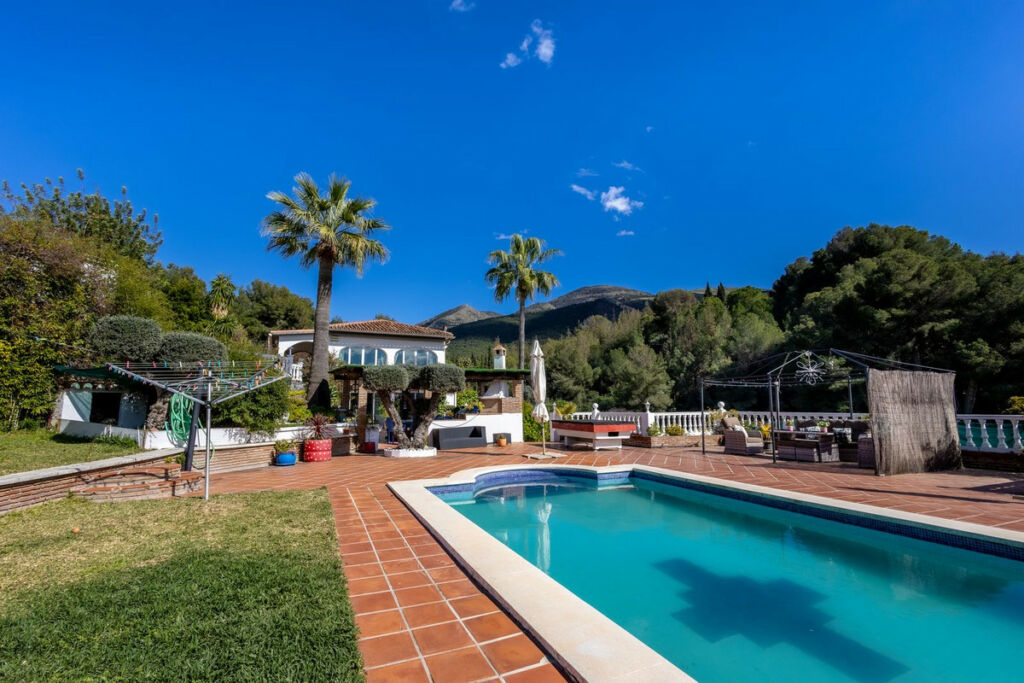 Detached Villa Alhaurín el Grande Málaga - image 27