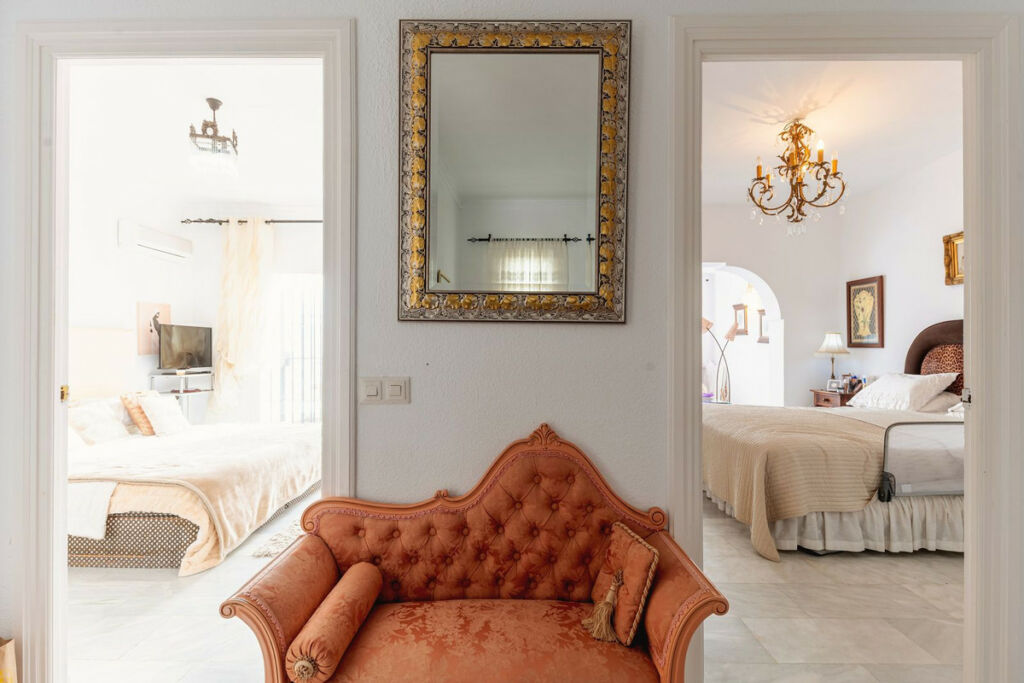 Townhouse El Paraiso Málaga - image 22