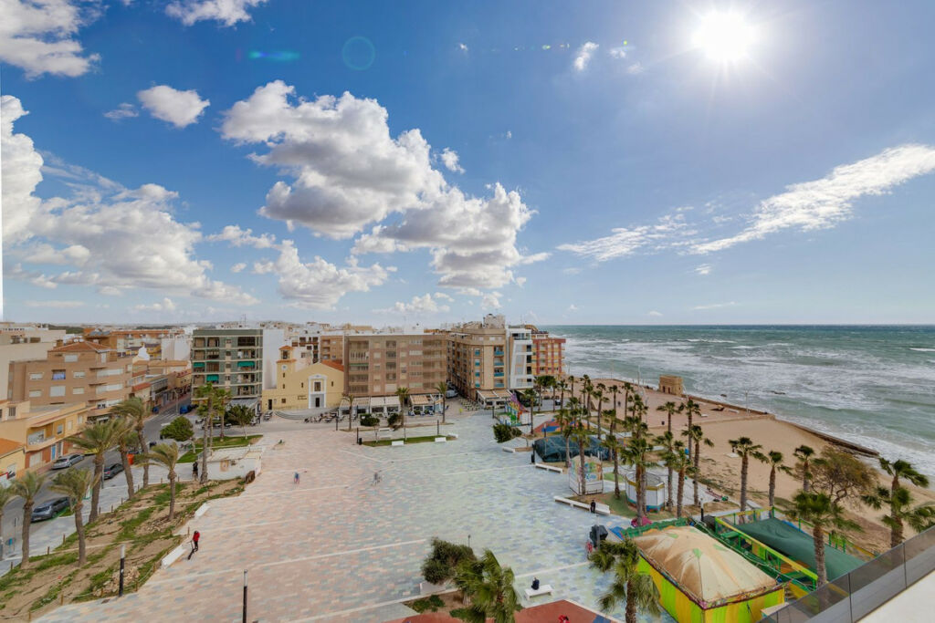 Middle Floor Apartment Torrevieja Alicante - image 26
