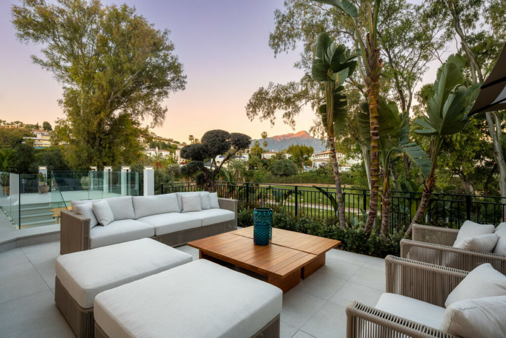 Detached Villa Benahavís Málaga - image 30