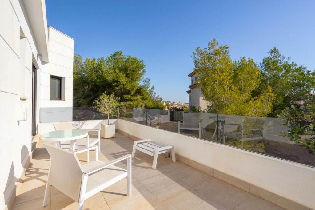 Detached Villa Villamartin Alicante - image 27