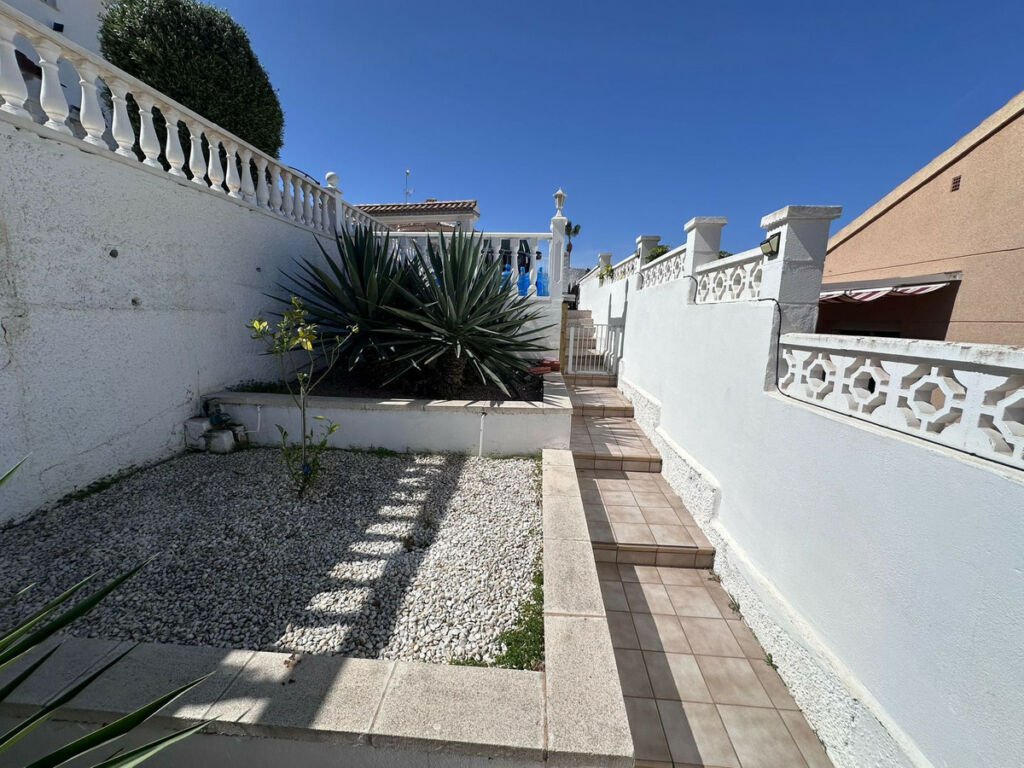 Detached Villa Ciudad Quesada Alicante - image 27