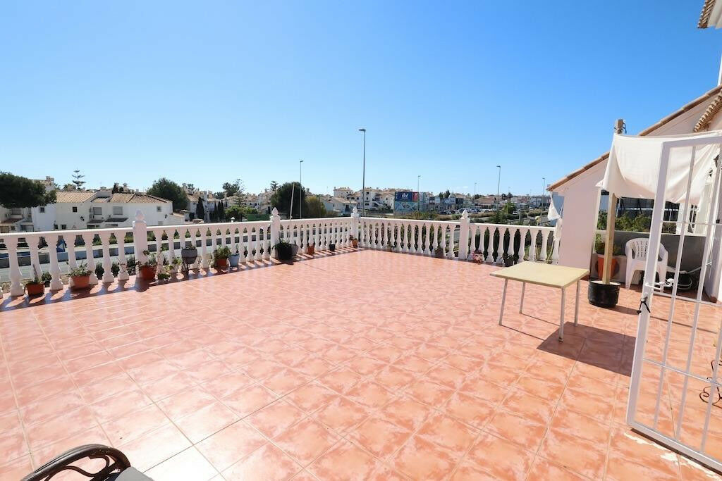 Detached Villa La Zenia Alicante - image 28