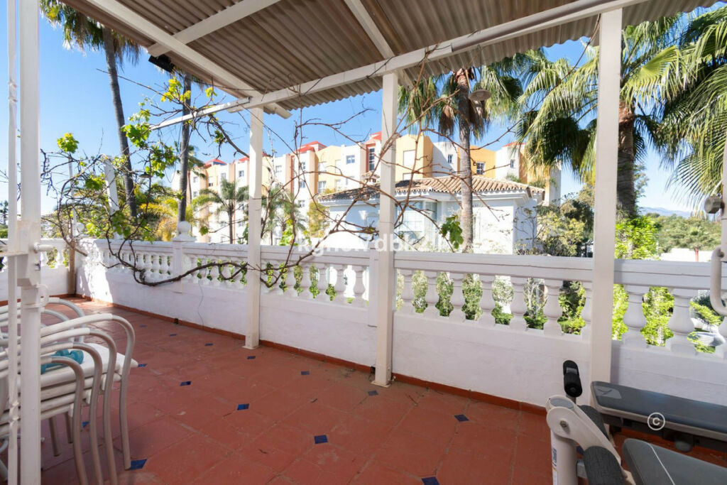 Detached Villa Estepona Málaga - image 29