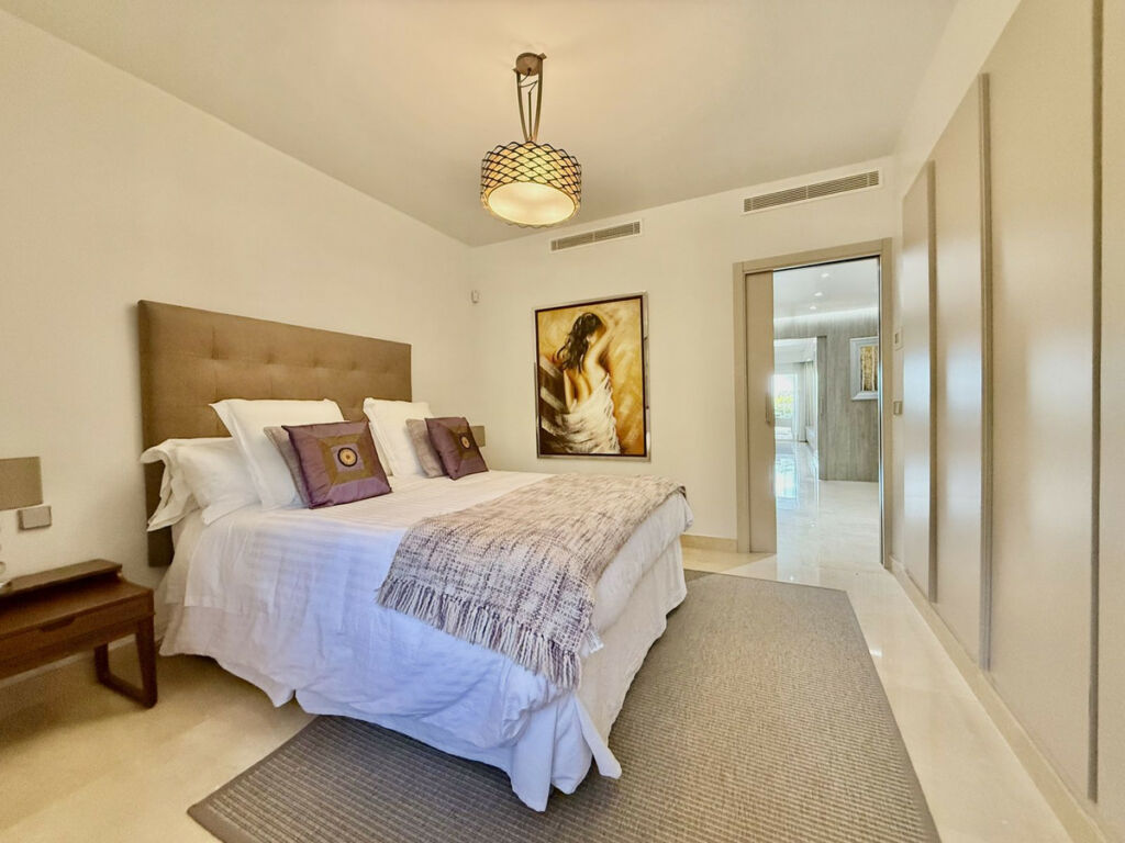 Middle Floor Apartment The Golden Mile Málaga - image 28