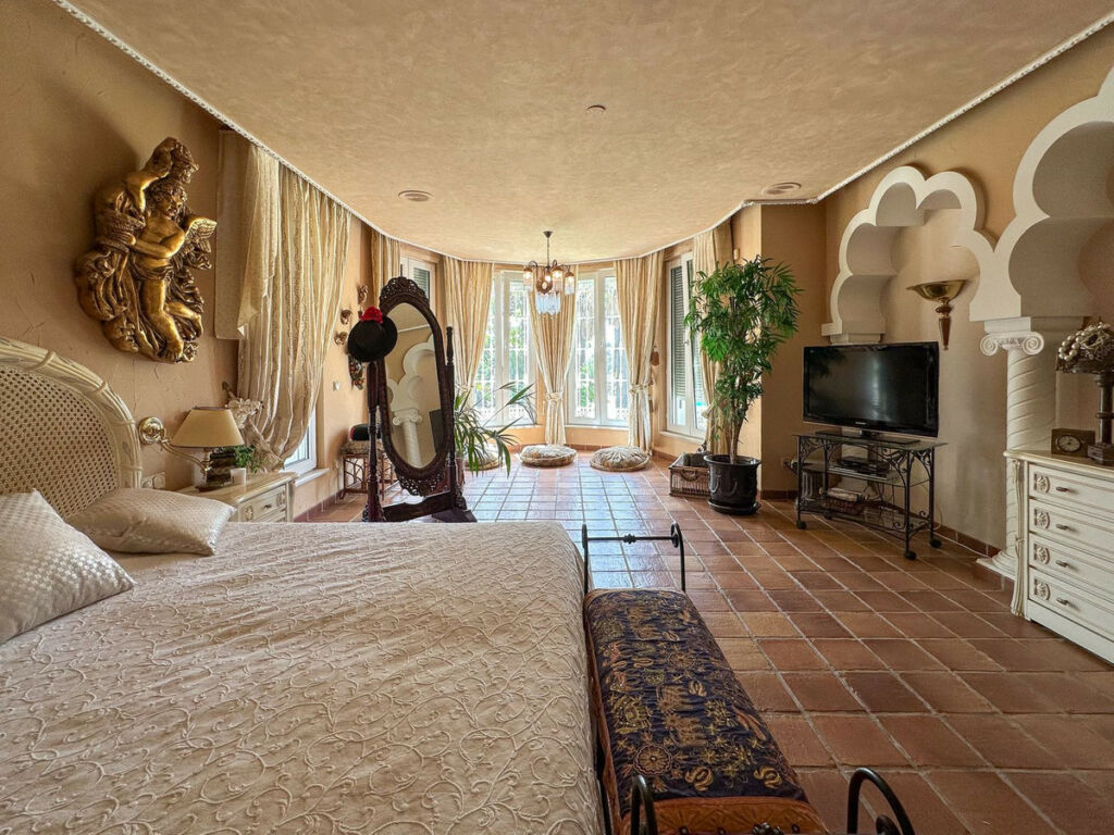 Detached Villa Cerros del Aguila Málaga - image 28