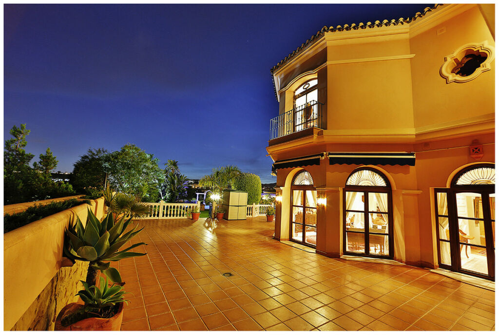 Detached Villa Nueva Andalucía Málaga - image 28