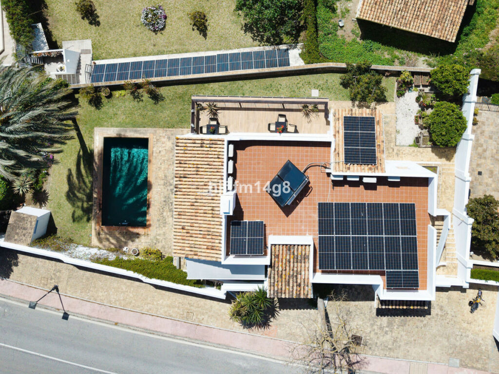 Detached Villa Nueva Andalucía Málaga - image 28